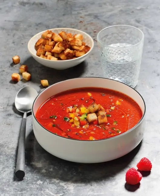 Gazpacho-von-gegrillter-Paprika-Himbeeren-_150dpi-002